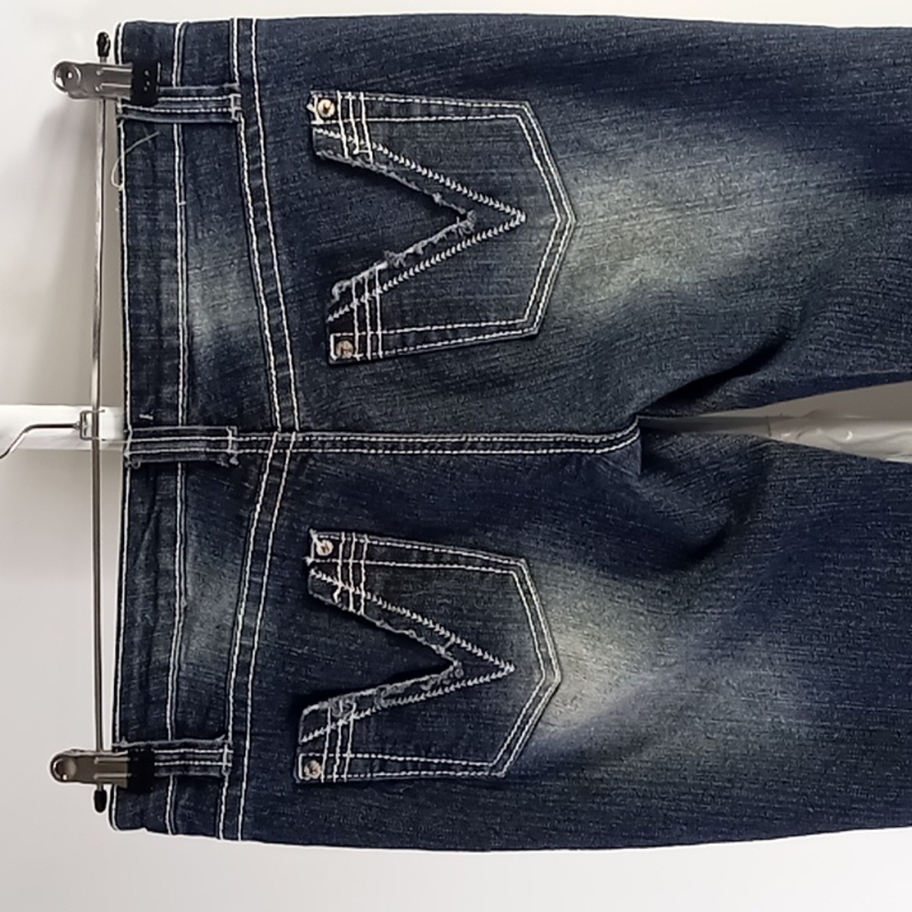 rue 21 Distressed Jean Capris 7/8 - Picture 8 of 16